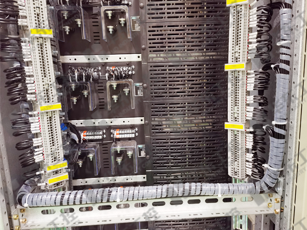 MNS低壓抽屜式開關(guān)柜細(xì)節(jié)