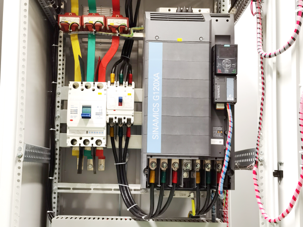 變頻柜細(xì)節(jié)